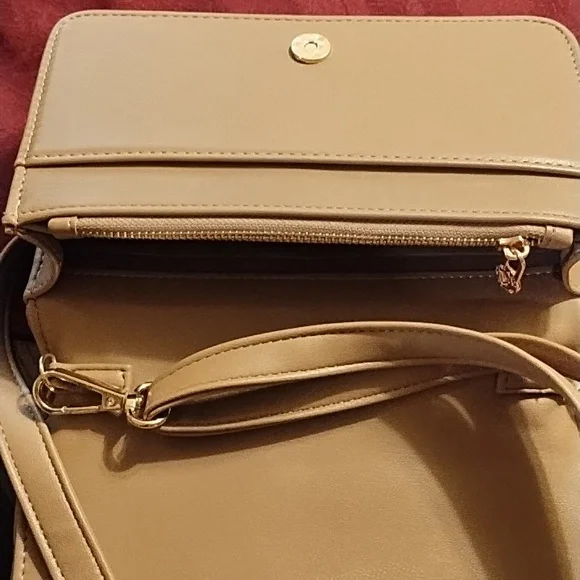 NWT VALENTINO ORLANDI, CROSSBODY BAG PURSE. VEGAN LEATHER. - Picture 6 of 9